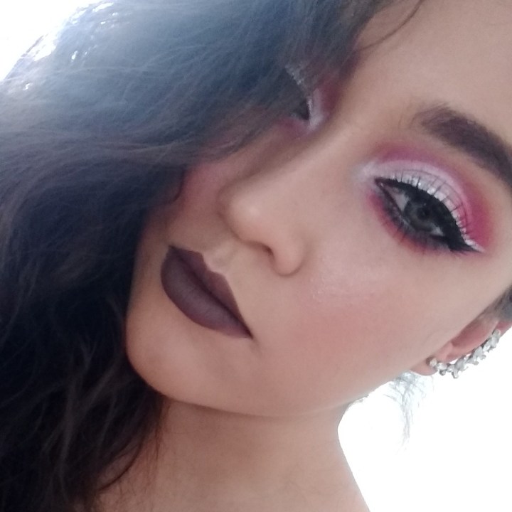 Maquillaje navideño: Rosa y plata con doble&nbsp;delineado