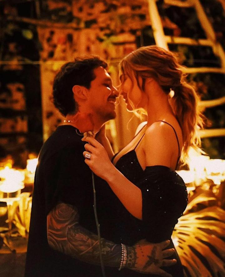 Belinda y Nodal se comprometen, lo anuncian en redes&nbsp;sociales.