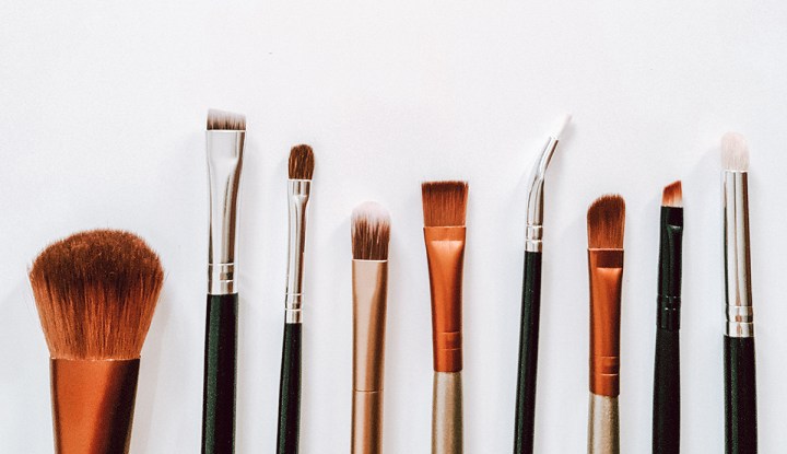 Limpieza profunda: Guía para prolongar la vida de tus brochas de&nbsp;maquillaje