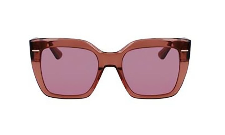 CALVIN KLEIN EYEWEAR PRESENTA LAS NUEVAS GAFAS DE SOL CLÁSICAS PARA LA PRIMERAVERA-VERANO 2023