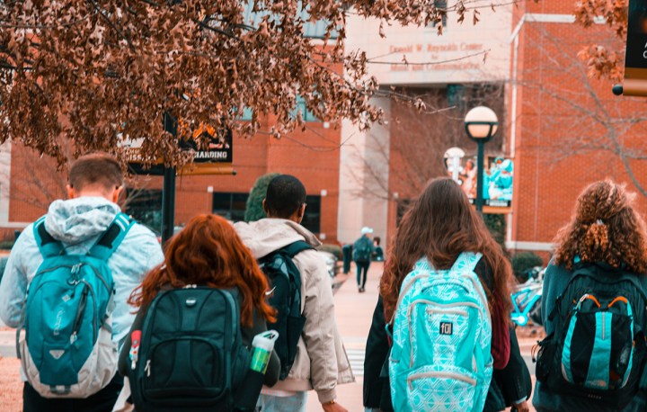 Estudiar y trabajar en el extranjero, ¡sí es posible!. Conoce los principales destinos y actividades para&nbsp;estudiantes